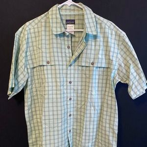 Patagonia short sleeve shirt Men’s Large